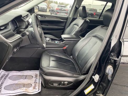 Used 2023 Jeep Grand Cherokee Limited AWD/4WD image 14