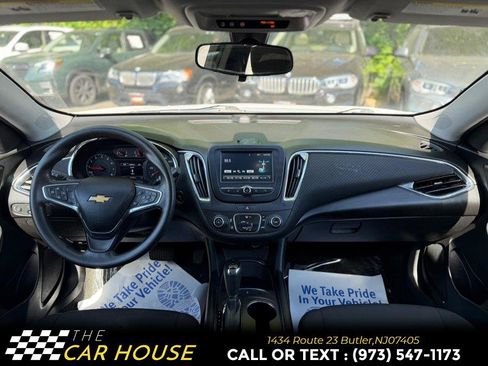 Used 2018 Chevrolet Malibu LT FWD image 23