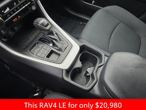 Used 2021 Toyota RAV4 LE image 31