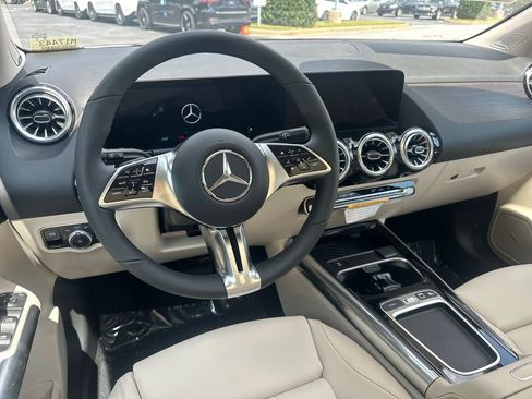 Used 2026 Mercedes-Benz GLA 250 4MATIC image 26