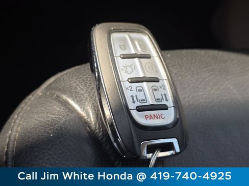 Used 2018 Chrysler Pacifica Touring-L w/ Premium Audio Group FWD image 30