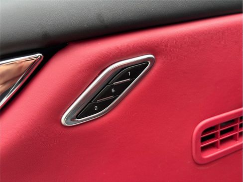 Used 2018 Maserati Quattroporte GTS GranSport image 24