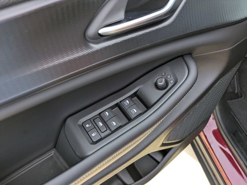 New 2025 Jeep Grand Cherokee Laredo image 9