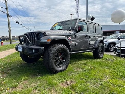 Used 2019 Jeep Wrangler Unlimited Sahara w/ Quick Order Package 24M Moab AWD/4WD image 3