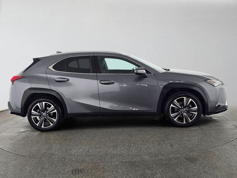 Used 2021 Lexus UX 200 w/ Accessory Package (Z2) FWD image 2
