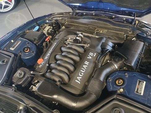 Used 2001 Jaguar XK8 Convertible image 42