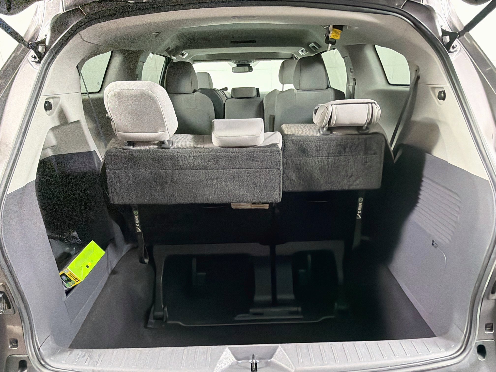 Used 2022 Toyota Sienna LE w/ LE Plus Package FWD image 29