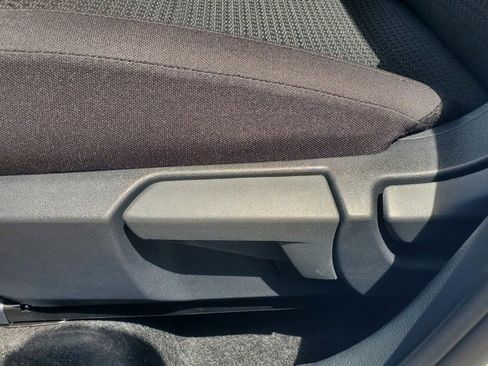 New 2025 Nissan Kicks S image 11