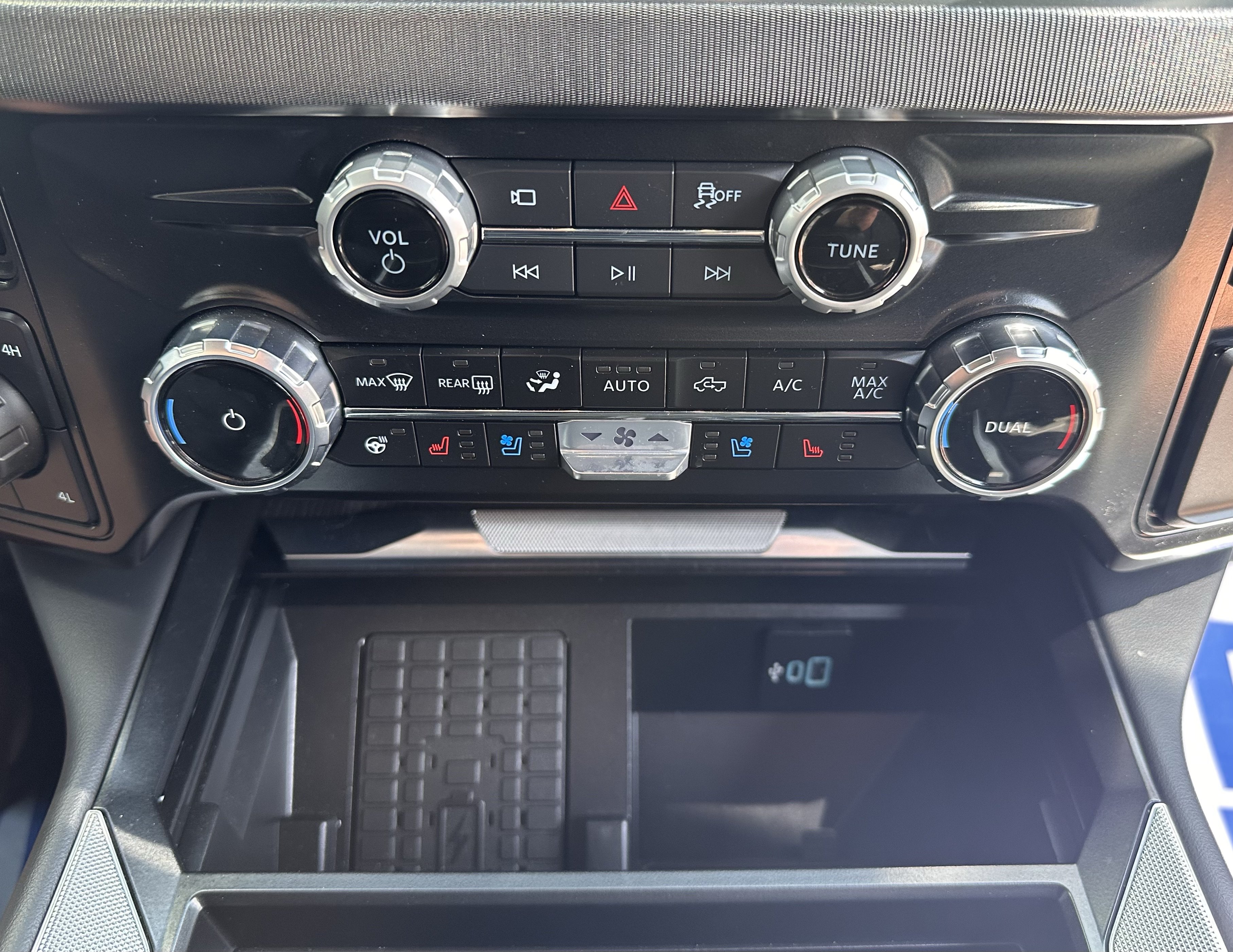 Used 2025 Ford F250 Platinum AWD/4WD image 27