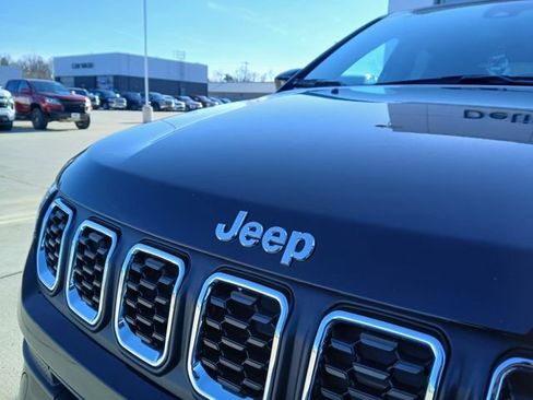 Used 2024 Jeep Compass Sport image 9