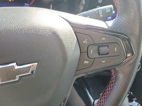 Used 2024 Chevrolet Trax RS w/ Sunroof Package FWD image 29