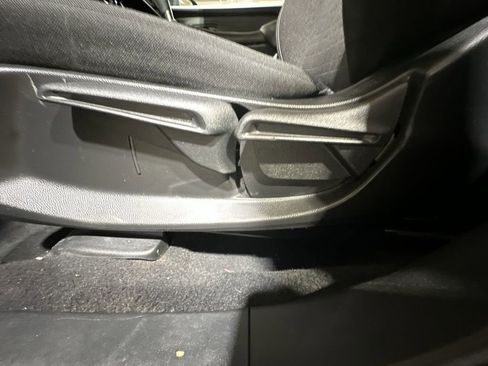 Used 2023 Honda HR-V LX image 14