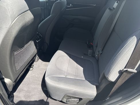 Used 2018 Kia Sorento LX image 20
