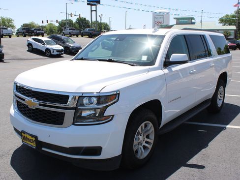 Used 2017 Chevrolet Suburban LT AWD/4WD image 4