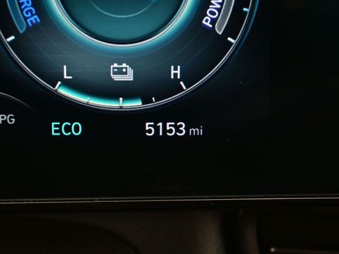 Certified 2025 Hyundai Elantra SEL image 25