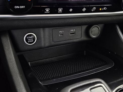 Used 2023 Nissan Rogue SV AWD/4WD image 16