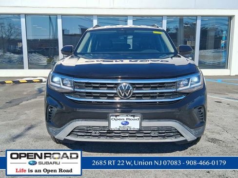 Used 2022 Volkswagen Atlas SE image 2