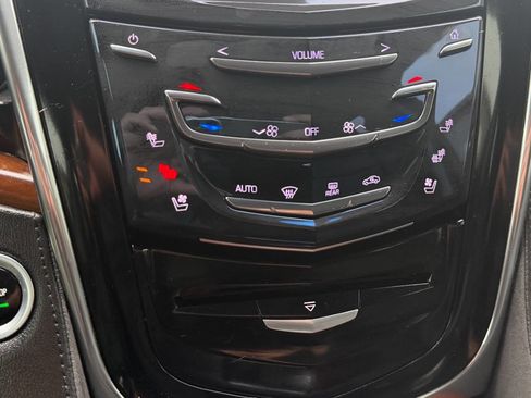 Used 2017 Cadillac Escalade ESV Luxury image 51