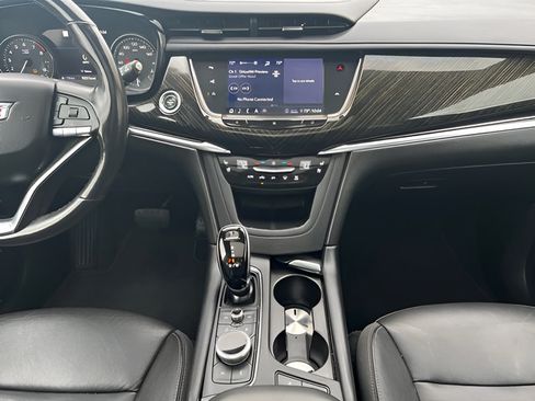 Used 2020 Cadillac XT6 Premium Luxury FWD image 25