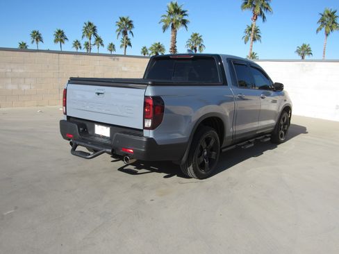 Used 2025 Honda Ridgeline Black Edition image 5