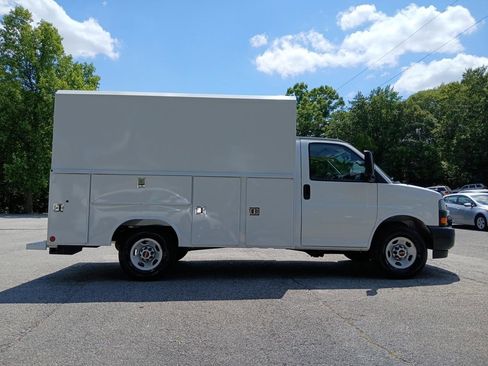Used 2023 GMC Savana 3500 w/ Power Convenience Package RWD image 5