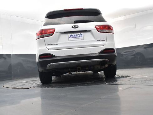 Used 2016 Kia Sorento EX image 26