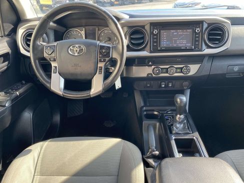 Used 2019 Toyota Tacoma SR5 RWD image 12