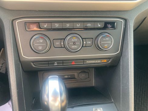 Used 2021 Volkswagen Atlas Cross Sport SE image 18