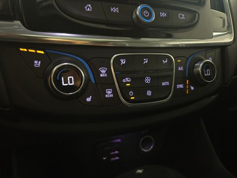 Certified 2020 Chevrolet Traverse Premier w/ Redline Edition AWD/4WD image 29