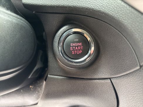 Used 2022 Subaru Ascent Limited w/ Technology Package image 28