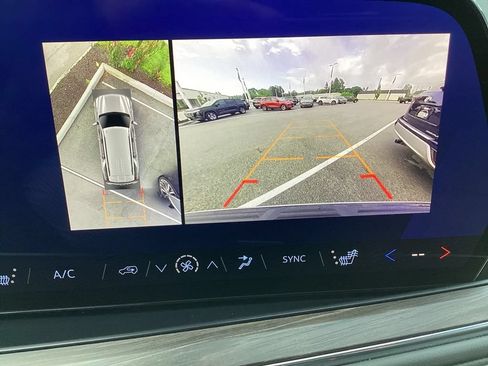 Used 2025 Chevrolet Tahoe LT AWD/4WD image 19
