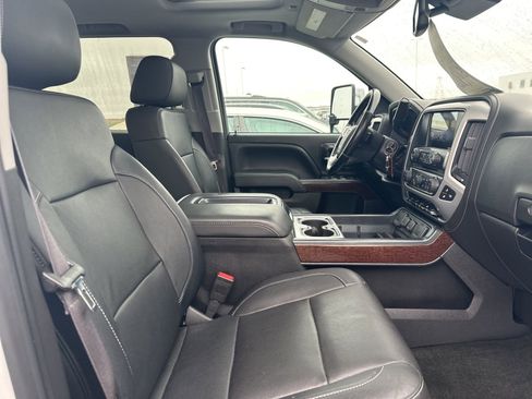 Used 2015 GMC Sierra 1500 SLT w/ SLT Crew Cab Value Package image 47