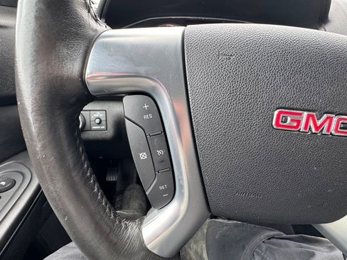 Used 2015 GMC Acadia SLE image 13