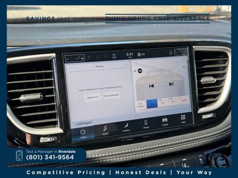 New 2026 Chrysler Pacifica Select image 3