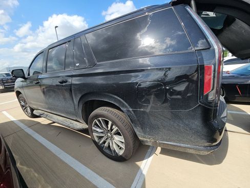 Used 2021 Cadillac Escalade ESV Sport AWD/4WD image 10