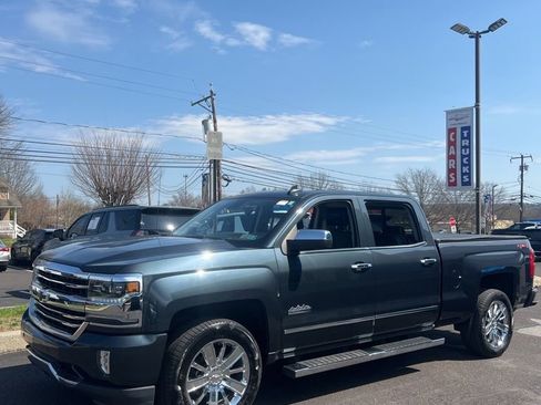 Certified 2018 Chevrolet Silverado 1500 High Country image 3
