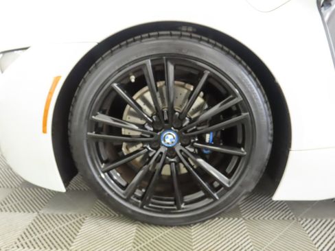 Used 2019 BMW i8 Roadster image 33