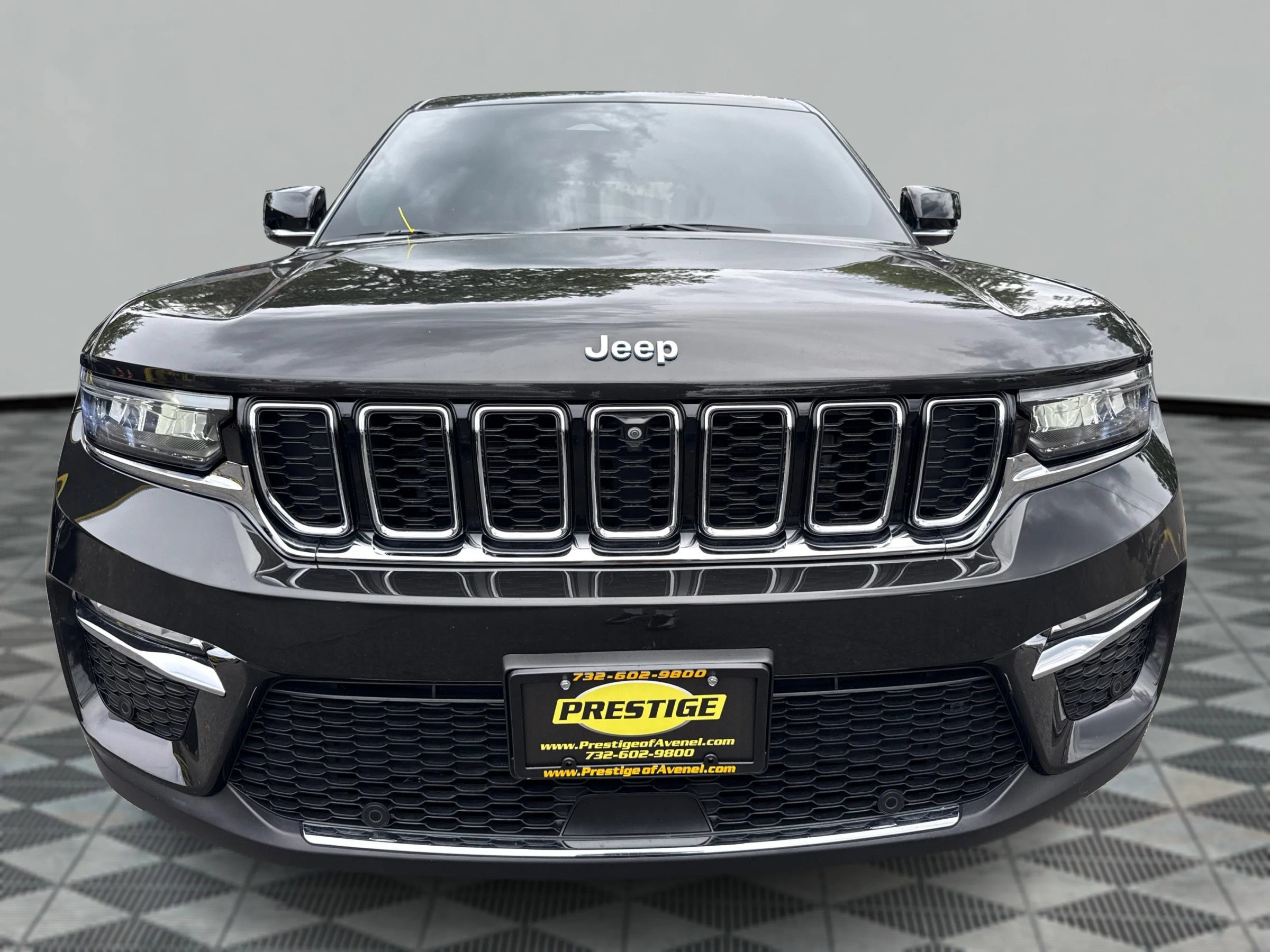 Used 2024 Jeep Grand Cherokee Limited 4xe w/ Luxury Tech Group II AWD/4WD image 22