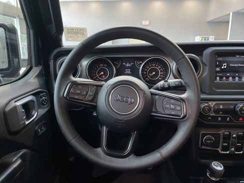 Used 2023 Jeep Wrangler Unlimited Sport AWD/4WD image 17