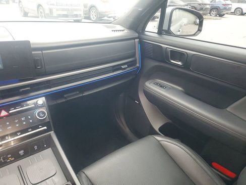 Certified 2025 Hyundai Santa Fe Calligraphy image 3