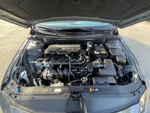 Used 2025 Hyundai Elantra SEL image 32