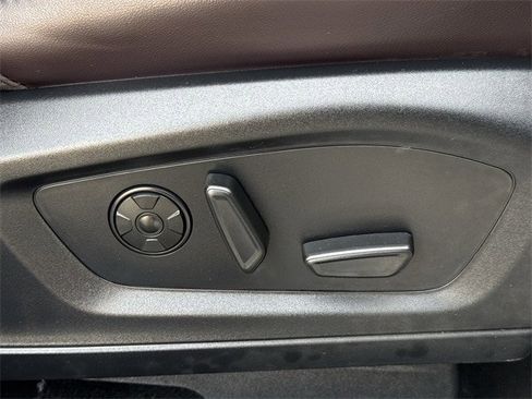 Used 2025 Ford Explorer Platinum w/ LUX Leather Package image 32