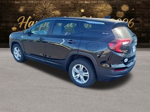 Used 2024 GMC Terrain SLE image 3
