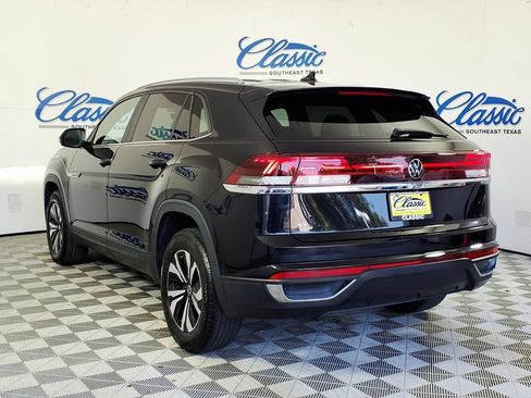 Used 2024 Volkswagen Atlas Cross Sport SE FWD image 2