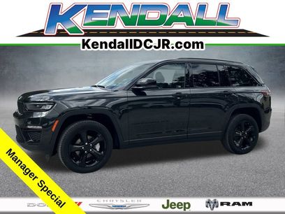 Used 2024 Jeep Grand Cherokee Limited w/ Black Appearance Package