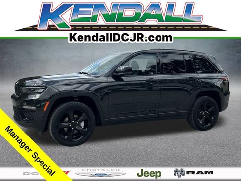 Used 2024 Jeep Grand Cherokee Limited w/ Black Appearance Package image 1