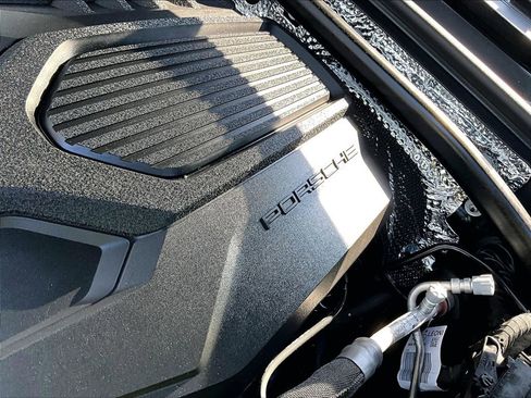 Certified 2026 Porsche Macan AWD/4WD image 34