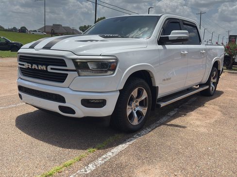 Used 2022 RAM 1500 Laramie AWD/4WD image 7