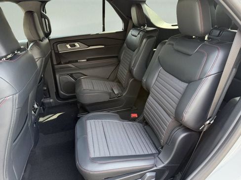New 2027 Ford Explorer ST-Line AWD/4WD image 9