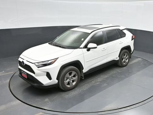 Used 2024 Toyota RAV4 XLE w/ Convenience Package image 35